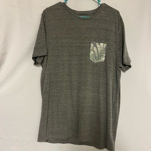 Grey T-Shirt With Green Floral Tree Pocket Tee Size XL Marine Layer
